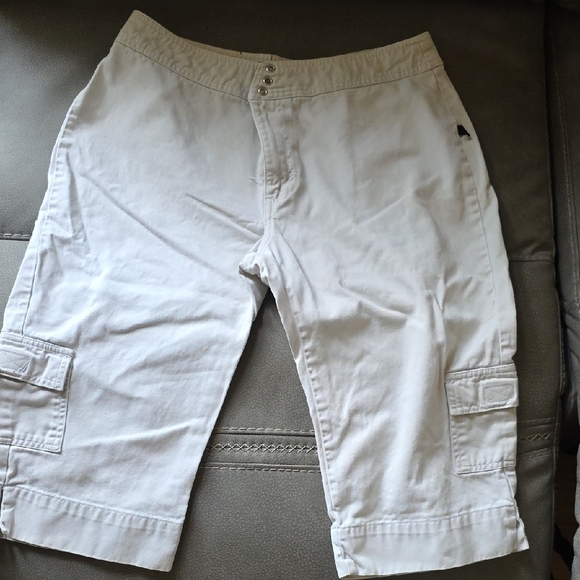 Cream Jalate Cargo Capris - Picture 1 of 2